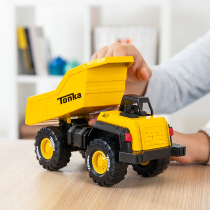 Tonka Classic Dump Truck - US 5980